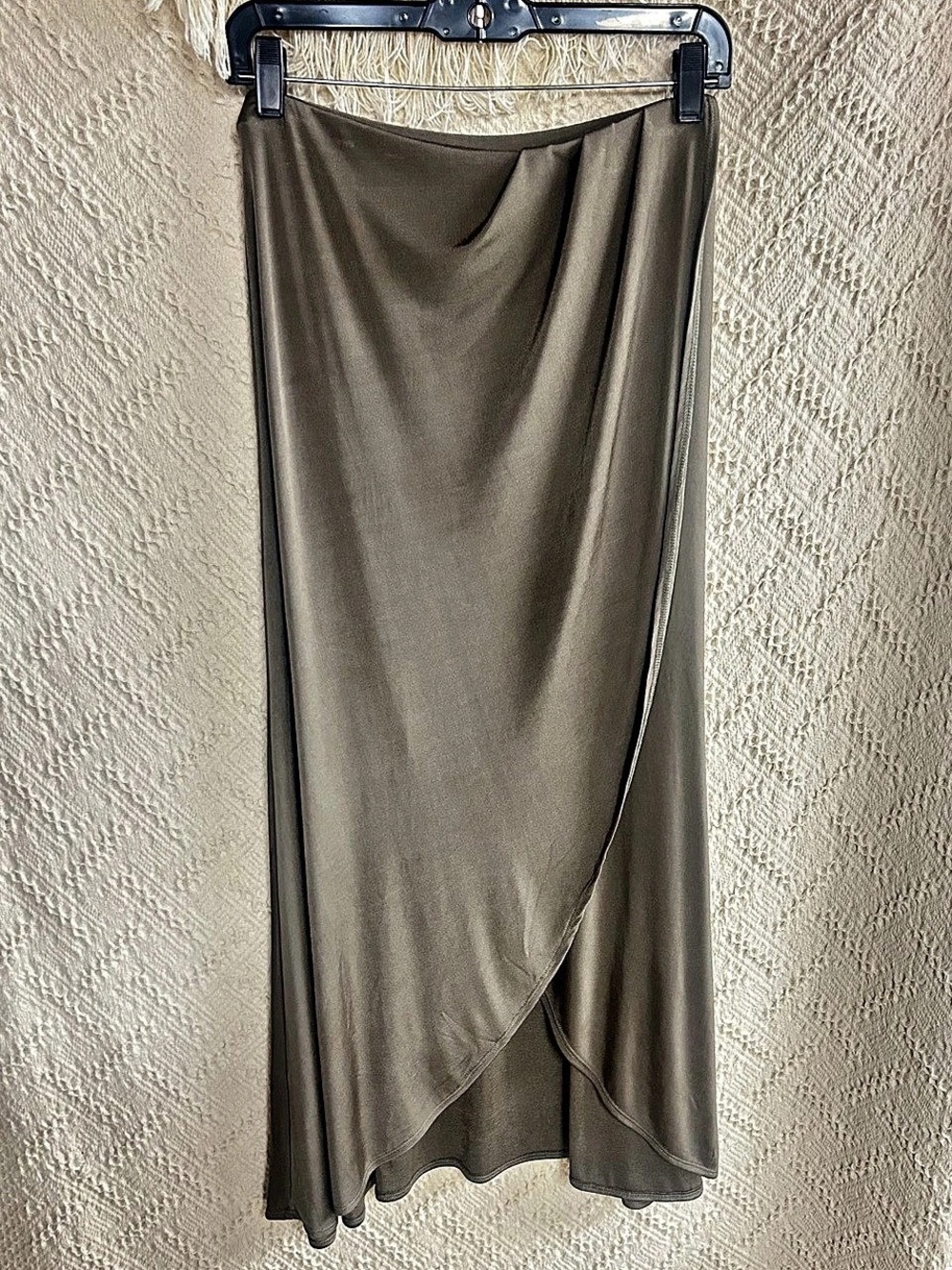 Free People Maxi Wrap Skirt in olive great with sheen, Medium